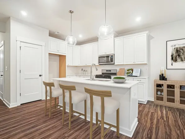 3328 Finchborough Ct, Charlotte, NC 28269