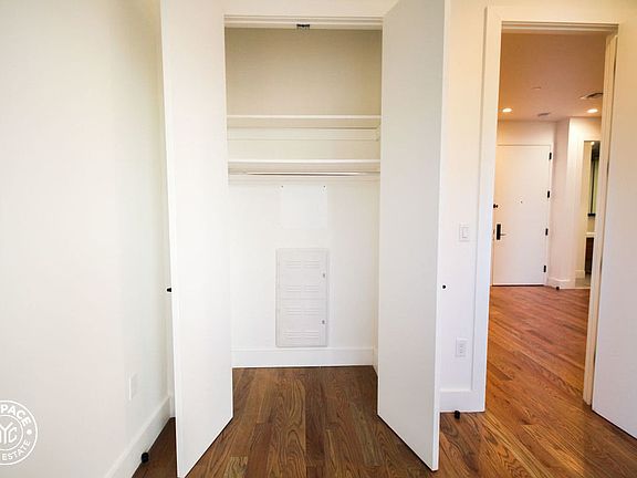 5th image of 406 Cornelia St APT 4B