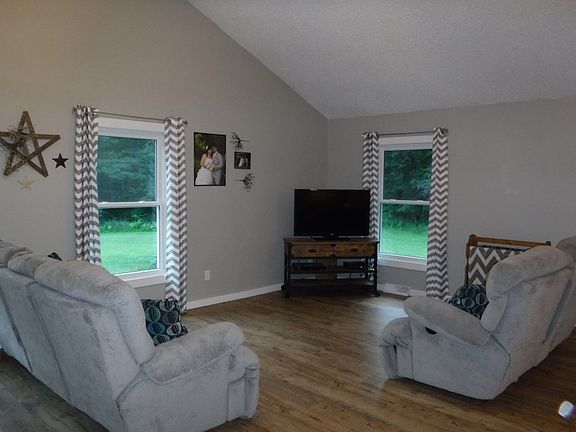 3rd image of N181 River Ave