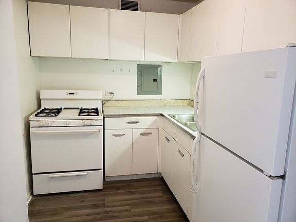 4th image of 1400 E 55th Pl APT 415S