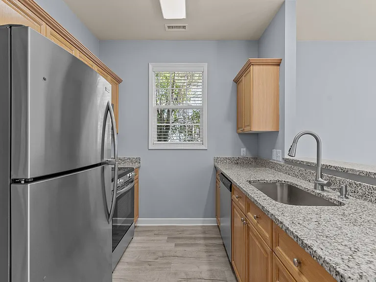 117 Avondale Ave — Photo 9