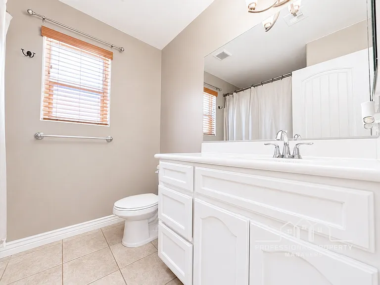 10219 E 34th Ln — Photo 16