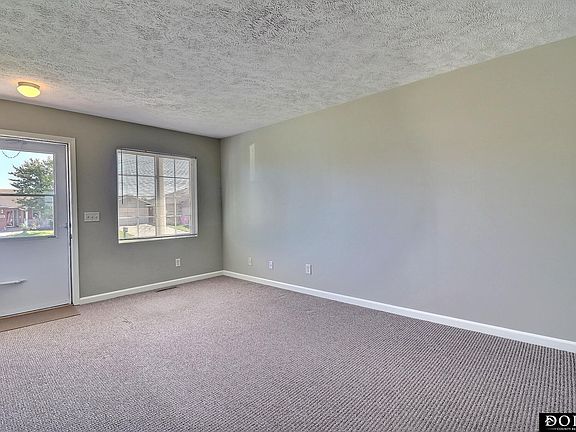 5th image of 2833 N Laverna St
