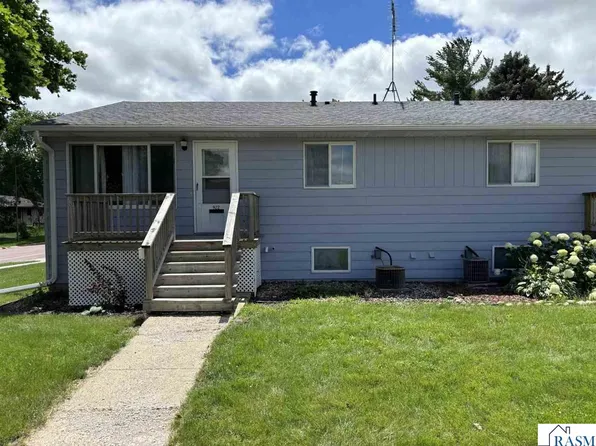 922 10th Ave N, Saint James, MN 56081