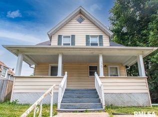 1927 College Ave, Davenport, IA 52803