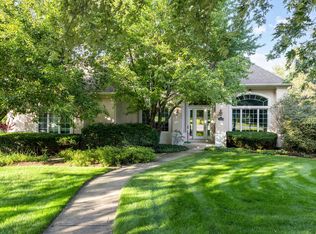 38W590 Barb Hill Dr, St Charles, IL 60175