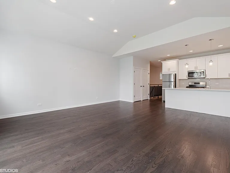 4943 S Saint Lawrence Ave #3 — Photo 6