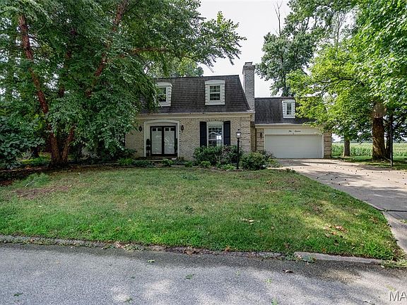 2nd image of 1011 Richard Dr