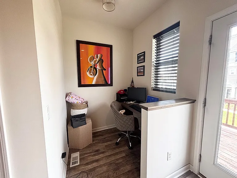 5136 Hampton St NE — Photo 12