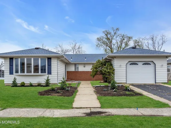 88 Liberta Drive, Toms River, NJ 08757