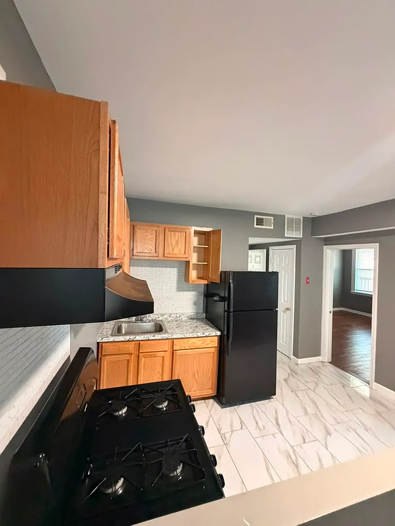 2 bed, 777 sqft, $1,800 — Photo 2