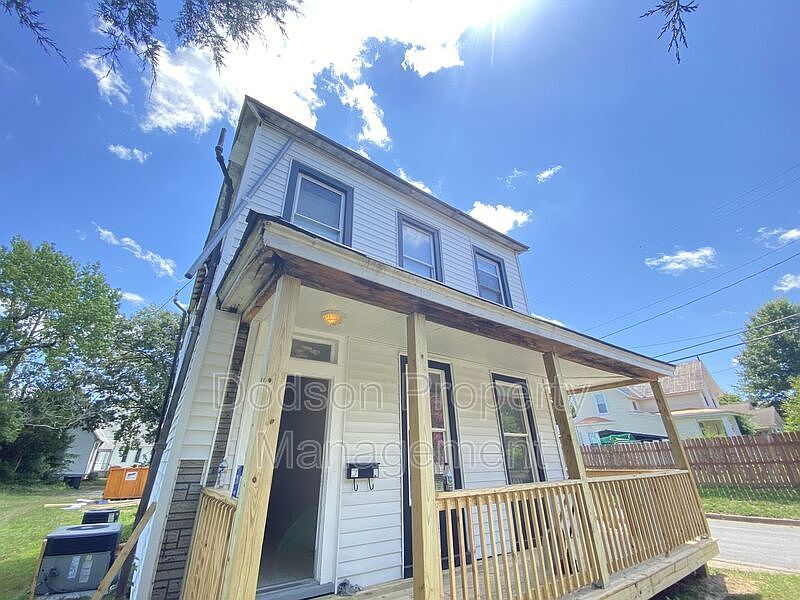 1st image of 1801 Carlisle Ave Unit 2