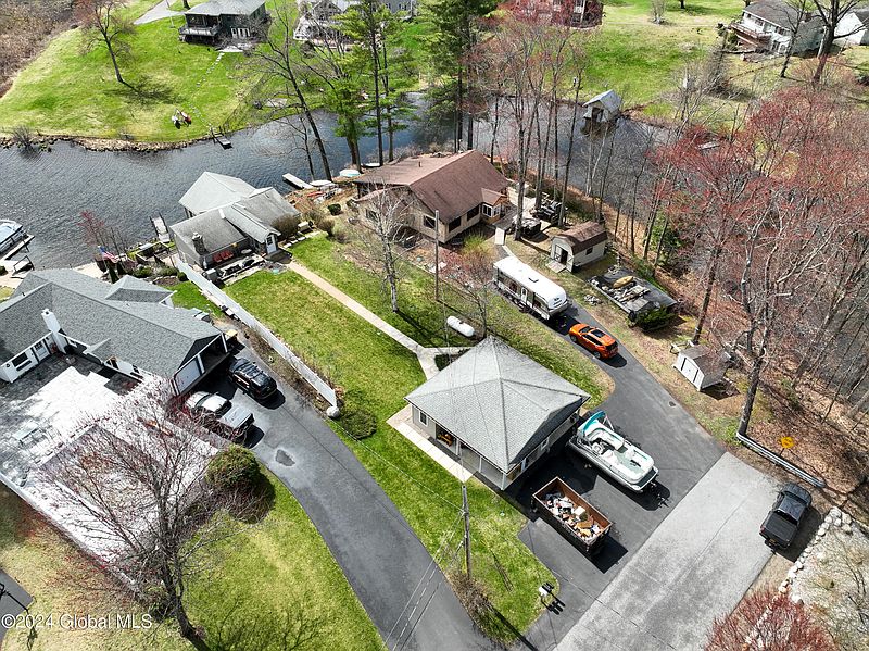 4th image of 27 Reardon Extension Road