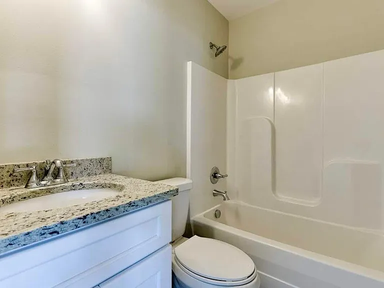 518 E Trinity Ln — Photo 10