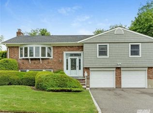 20 Garden Pl, Jericho, NY 11753