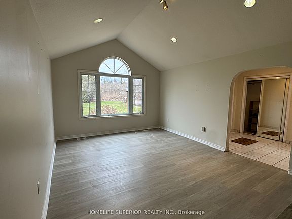 3rd image of 21 McCann Cres