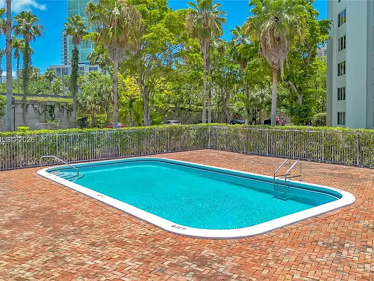 9001 SW 77th Ave #C709 — Photo 18
