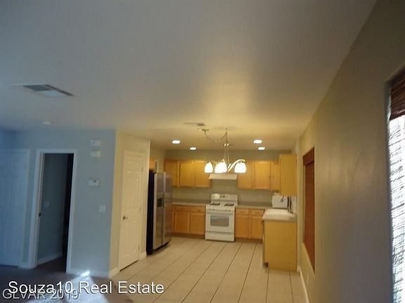 5th image of 535 Old Highlands St