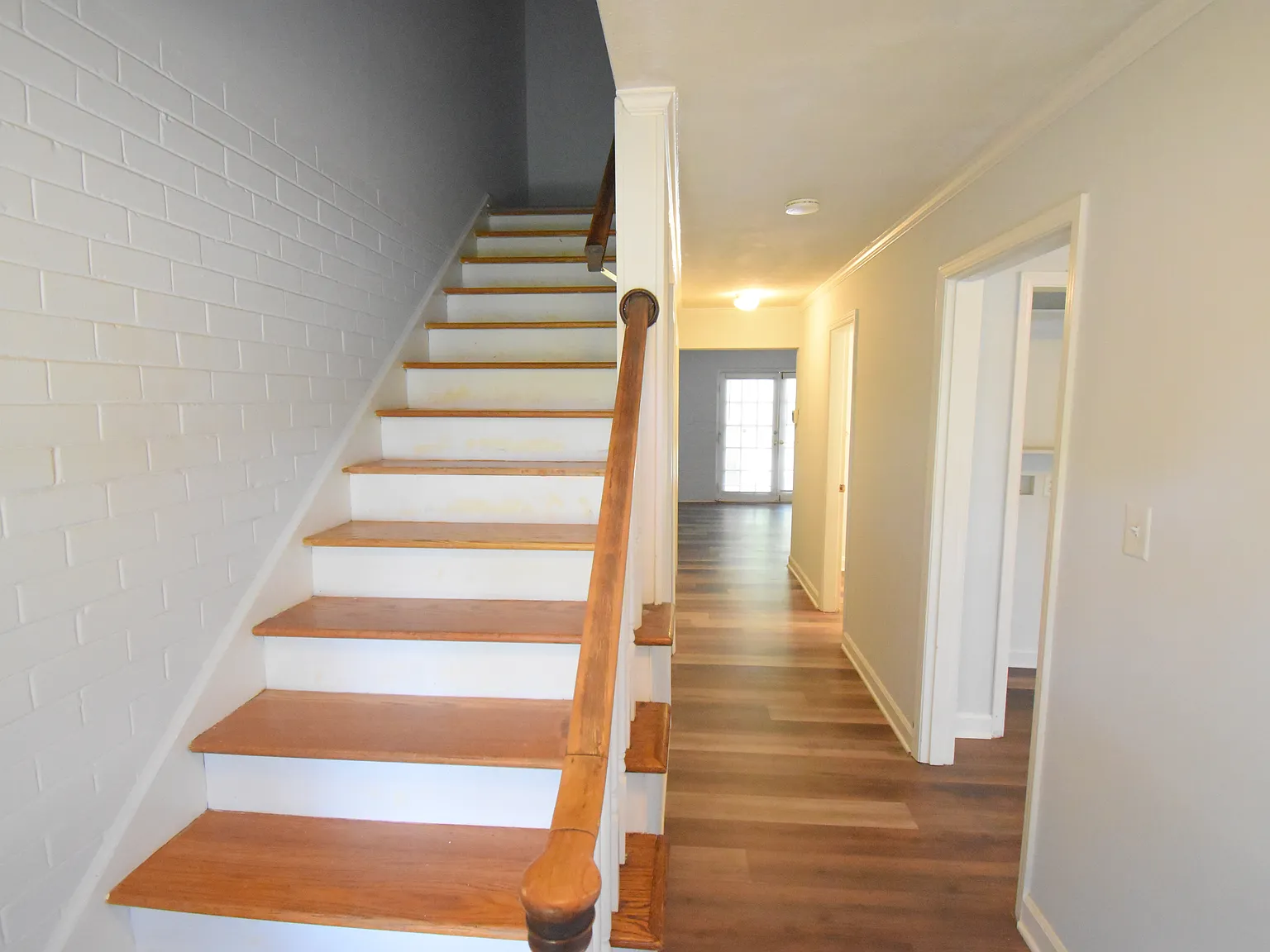 3 bed, 1.5 bath, 1494 sqft, $1,595 — Photo 2