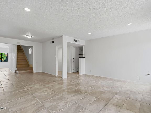 3rd image of 3216 Beachcomber Dr