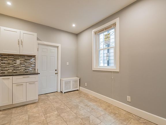 2nd image of 5846 Larchwood Ave