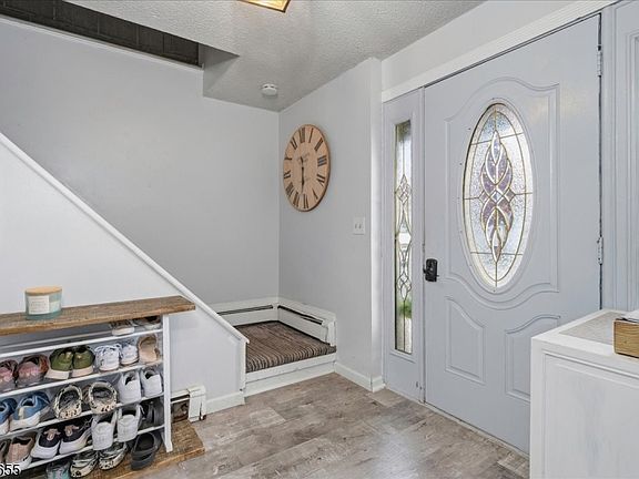 3rd image of 23 Arnold Rd