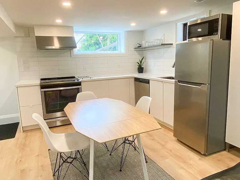 75 Binswood Ave #BASEMENT — Photo 5