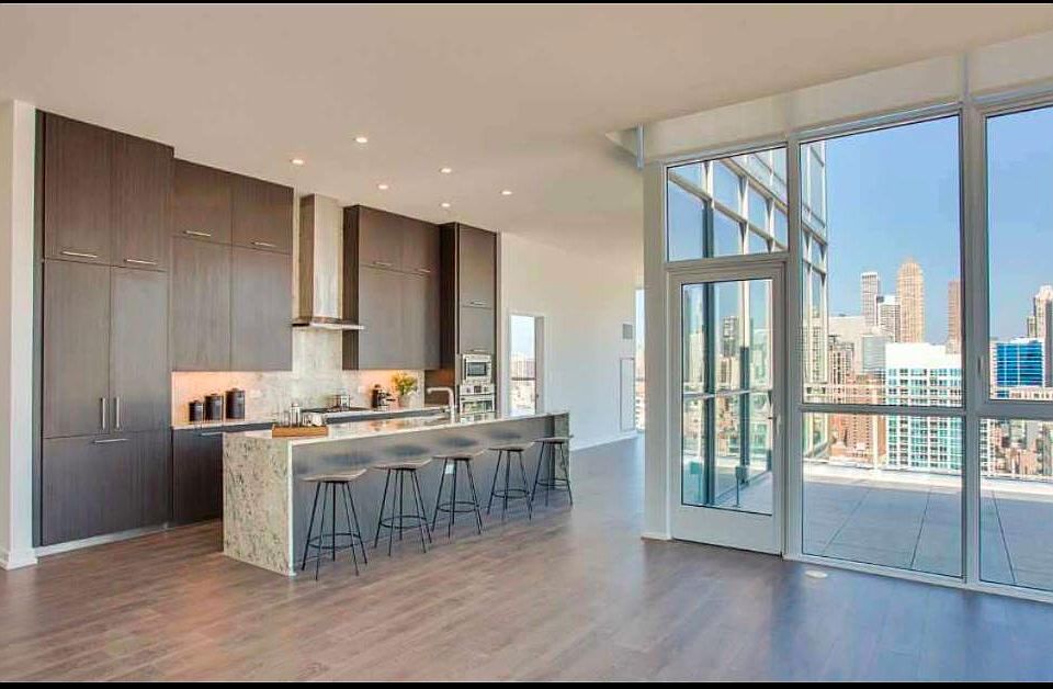 1st image of 316 W Erie St #101
