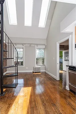 Rented by Centennial Properties NY | media 3