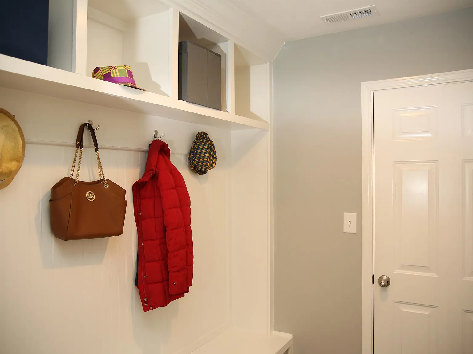 1125 Barberry Dr — Photo 3