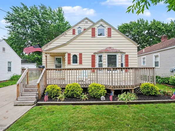 663 Essex St, Akron, OH 44306
