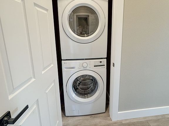 3rd image of 941 Covey Run Rd APT 212