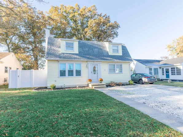 316 Village Rd, Villas, NJ 08251