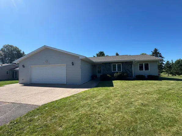 516 2nd St NW, Hinckley, MN 55037