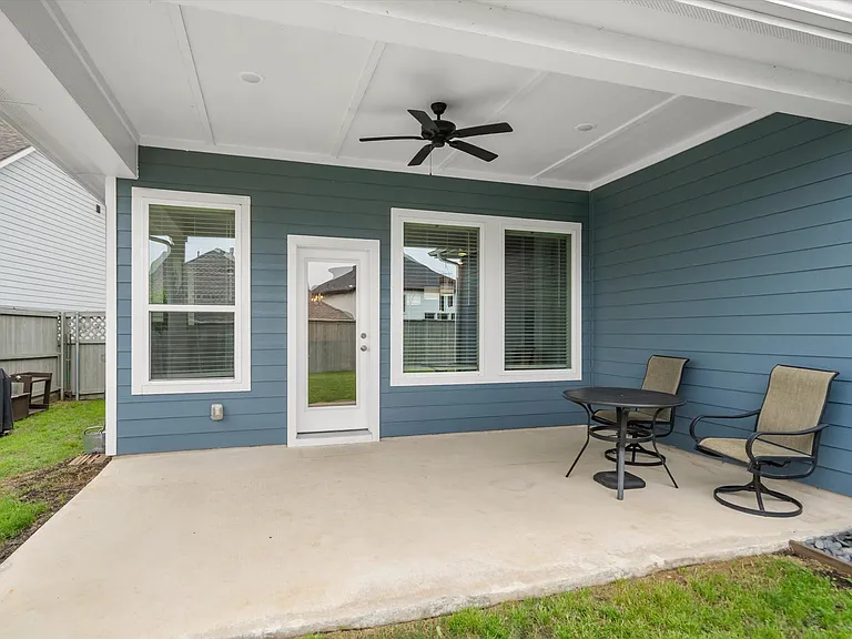 2304 Clancy Dr — Photo 22