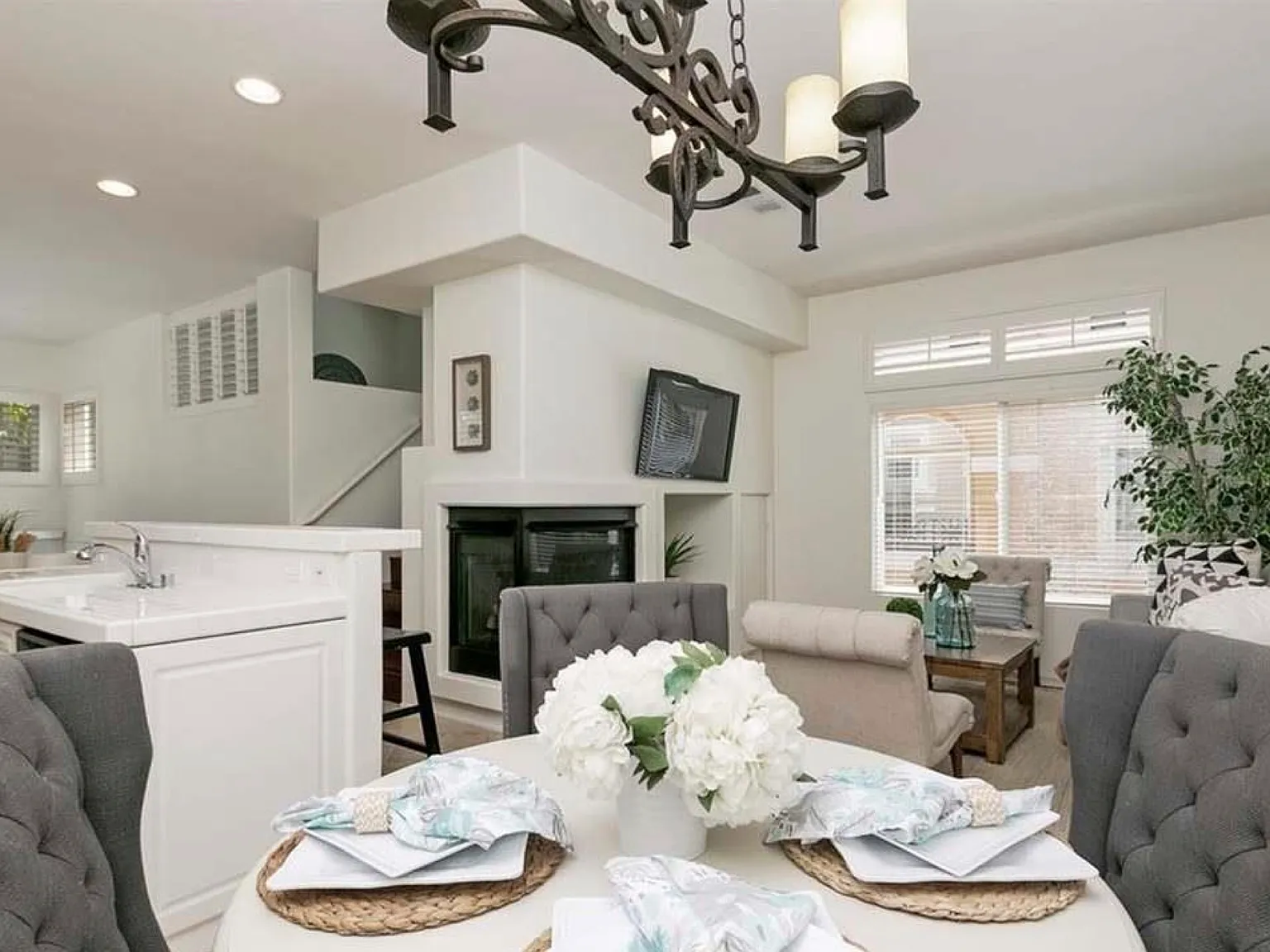 3 bed, 2.5 bath, 1535 sqft, $4,895 — Photo 2