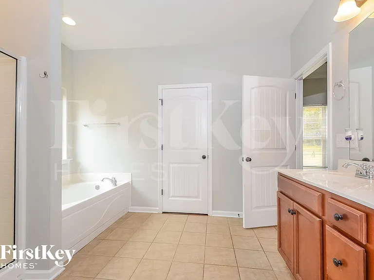 8253 Owen Park Dr — Photo 9