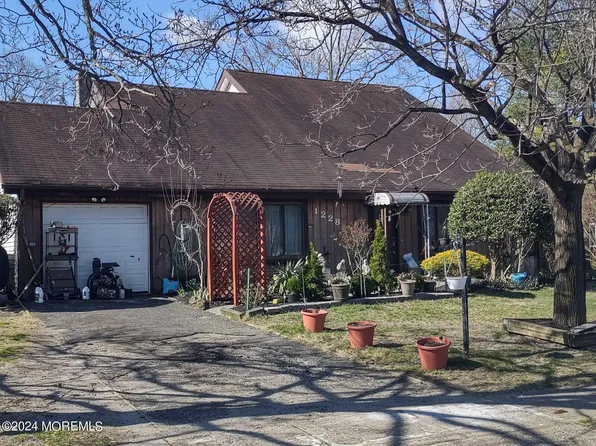1228 Mendocino Court, Lakewood, NJ 08701
