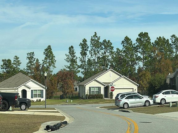 5th image of 39 Hickory Course Way