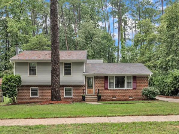 3205 Arrowwood Dr, Raleigh, NC 27604