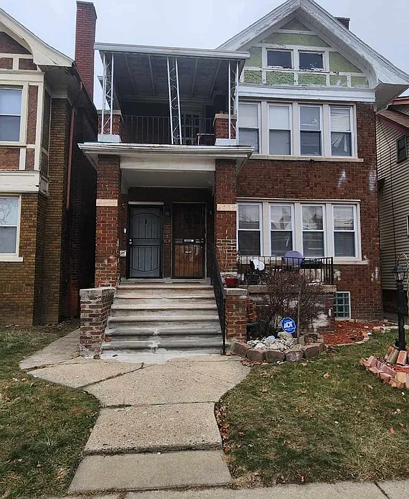 3 bed, 1.0 bath, 1000 sqft, $900