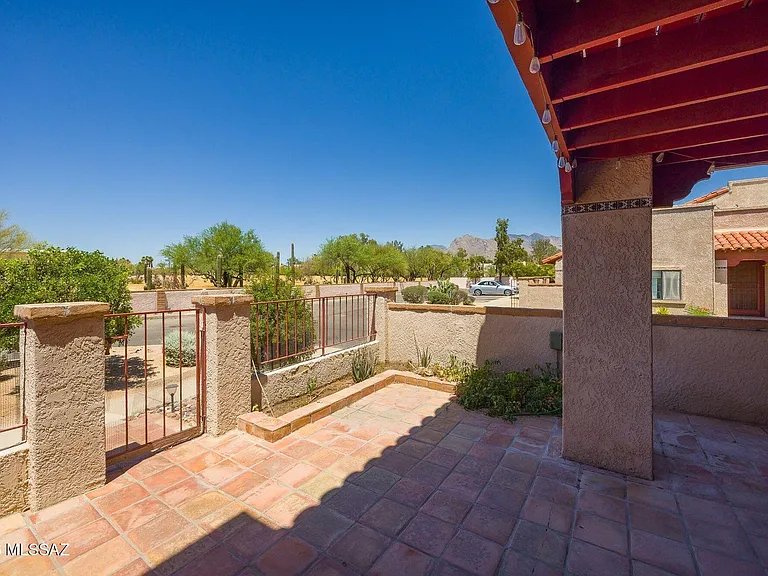 2284 W Paseo Cielo — Photo 24
