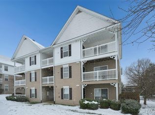 1302 Spring Creek Ln, O'Fallon, MO 63368