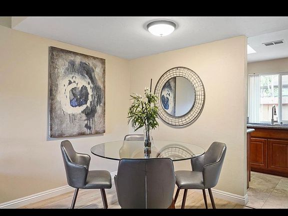 3rd image of 2522 White Oak Pl Unit B