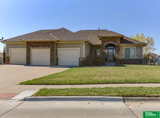 7529 Reed St, Papillion, NE 68046