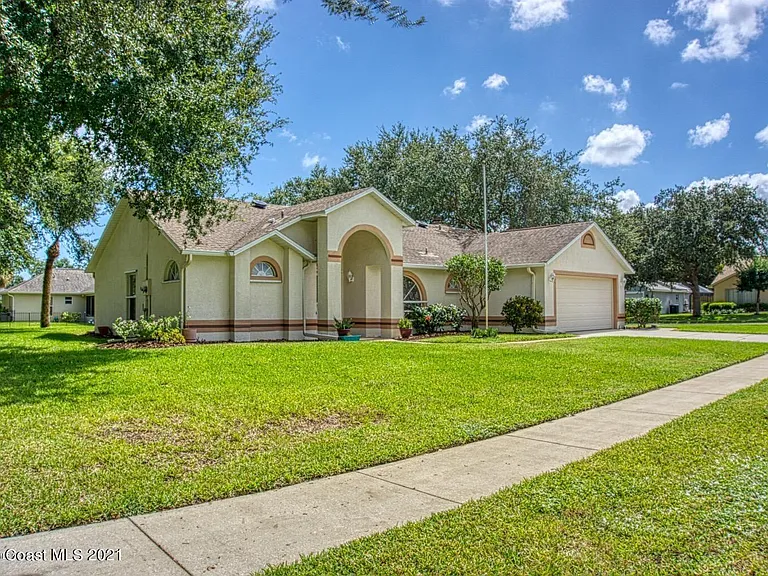 805 Crossbow Dr — Photo 2