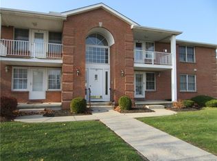 12 Appletree Ct APT 8, Buffalo, NY 14227