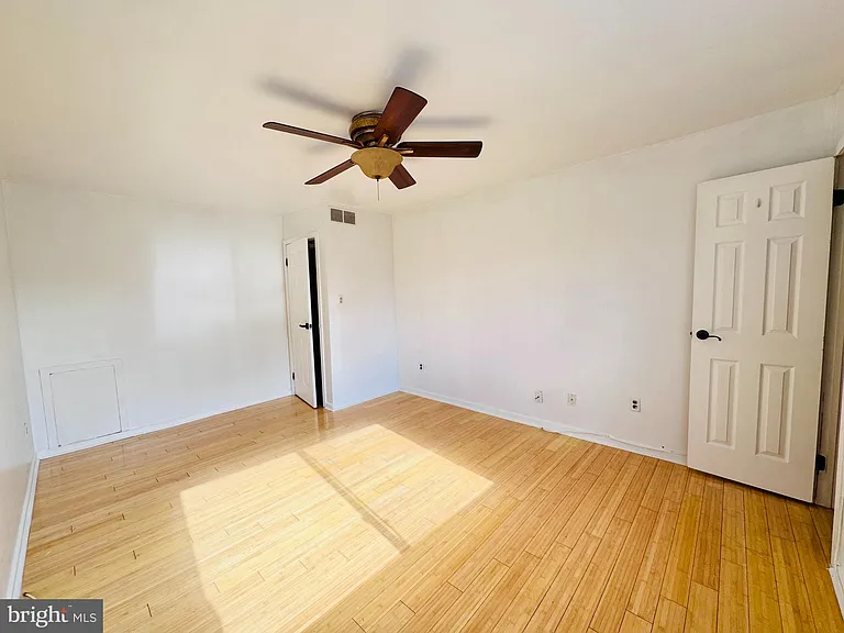 1403 Roberts Way — Photo 15