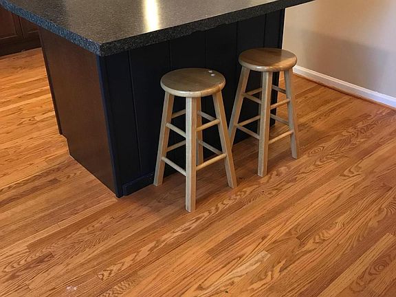 4th image of 4107 Laurelwood Ave