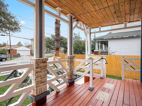 5th image of 3209 Avenue